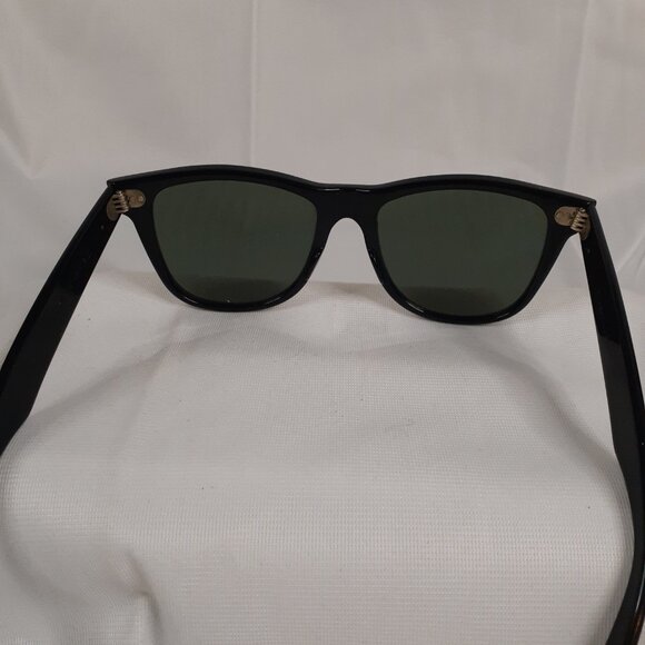 Ray-Ban Wayfarer II Sunglasses with Black Frame - Picture 2 of 6